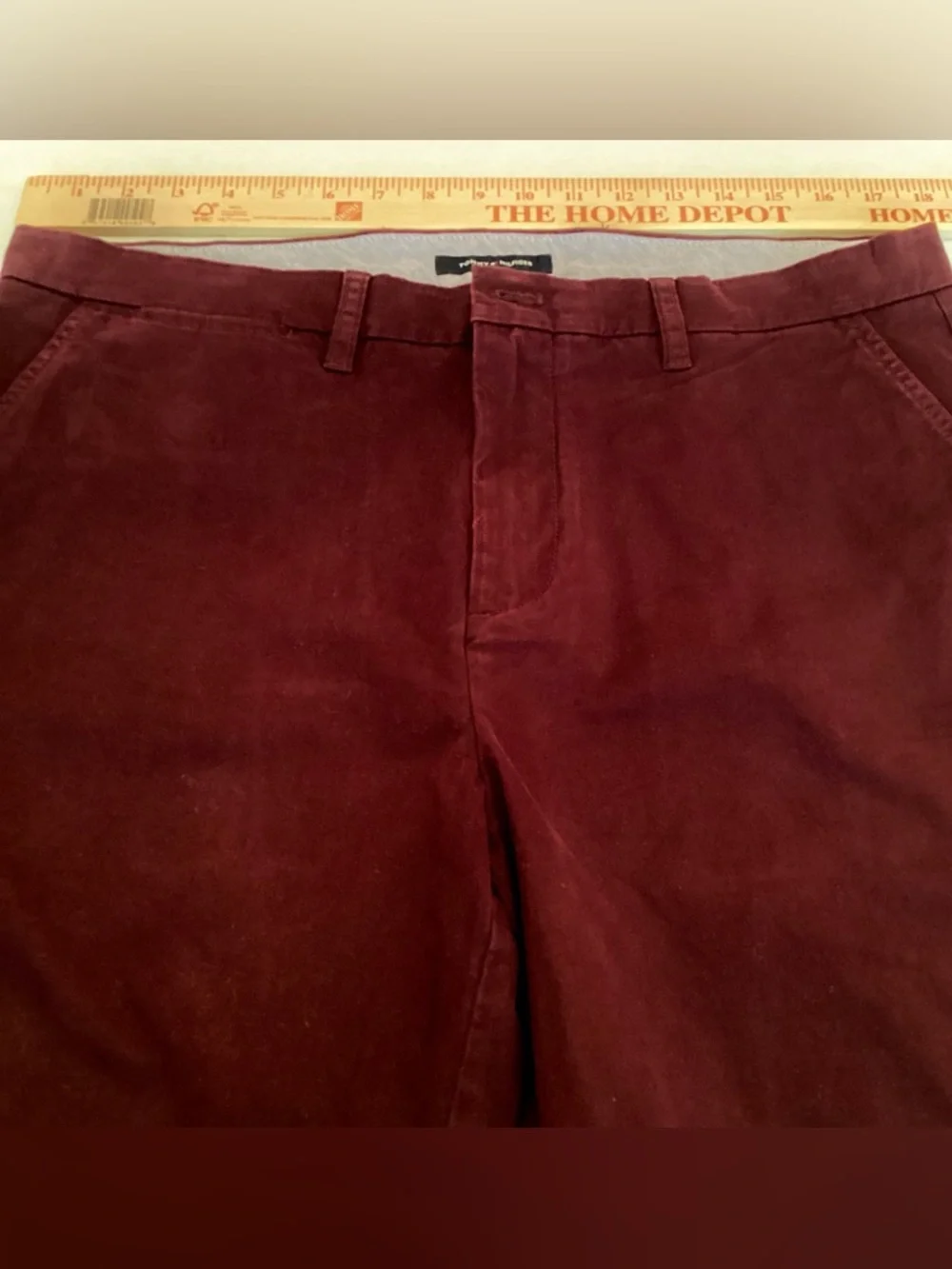 Tommy Hilfiger Chino Shorts Men's 34 Burgundy Maroon Classic Fit Stretch